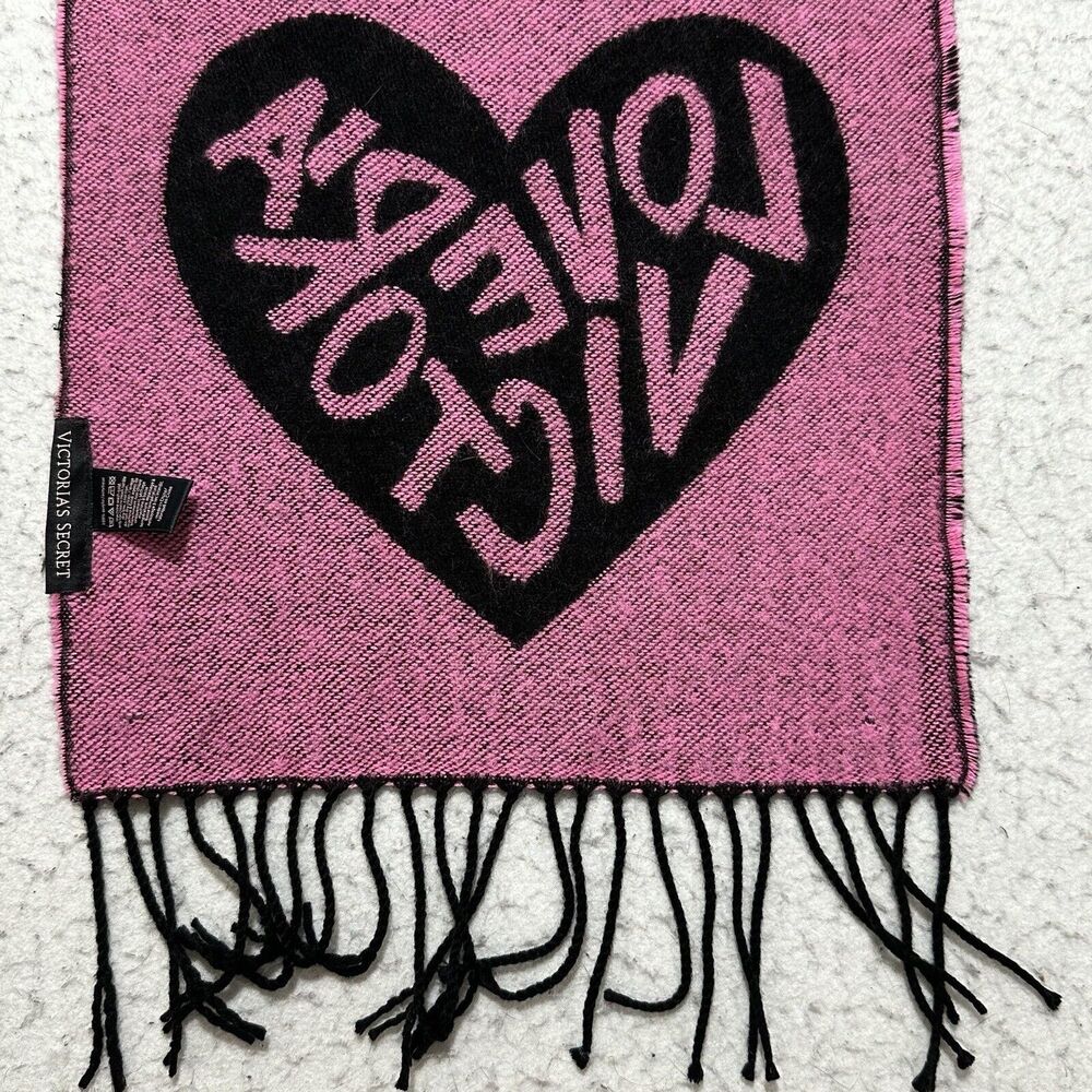 Victoria's Secret Winter Angel Collection Heart Scarf Acrylic Red Pink Black 80" - Picture 7 of 11